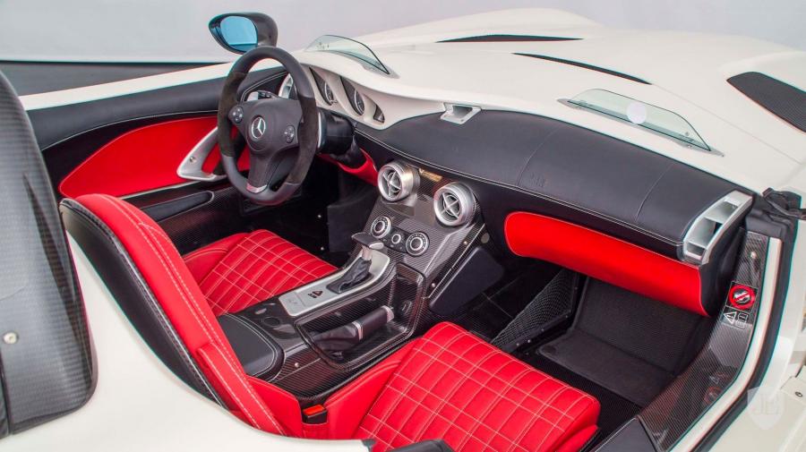Торпедо Mercedes-Benz SLR McLaren Stirling Moss 2009 года  (фото 12 из 75)
